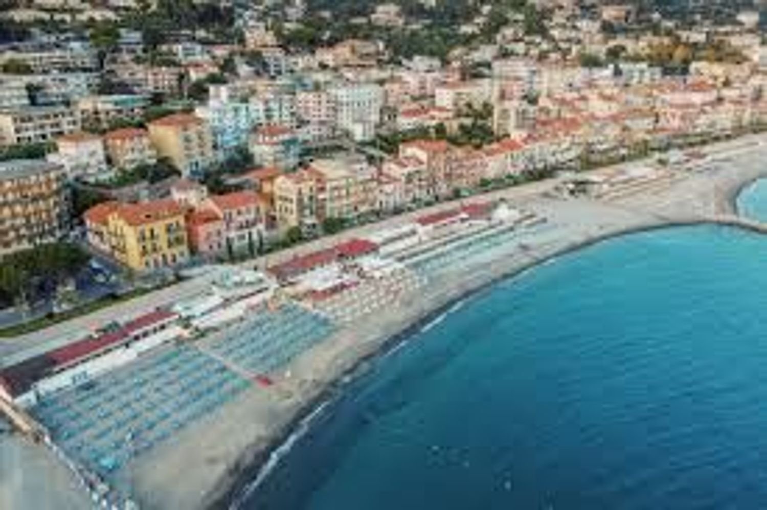 5 غرف نوم شقة في Ospedaletti, Italy رقم 332357