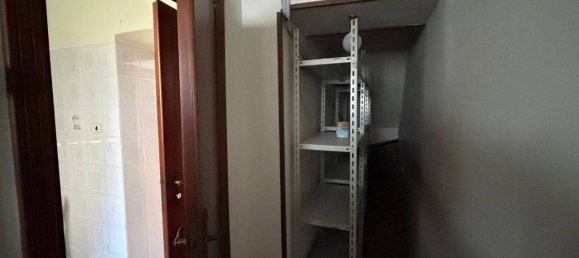 4 rooms House in San Giorgio del Sannio, Italy No. 33692 6