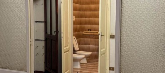 4-salle Appartement à Piacenza, Italy No. 219295 24