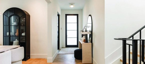 Casa de 5 dormitorios en Oakville, Canada No. 440 3