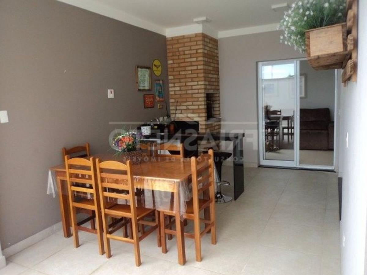 Casa de 4 dormitorios en Sao Paulo, Brazil No. 512900