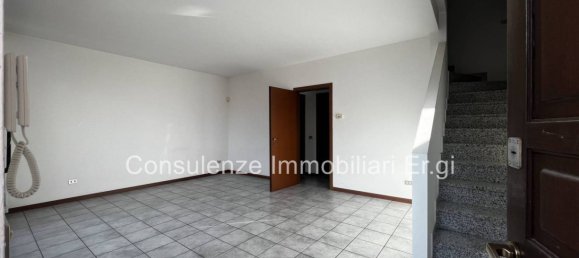 4 bedrooms Villa in Garbagnate Milanese, Italy No. 88990 2