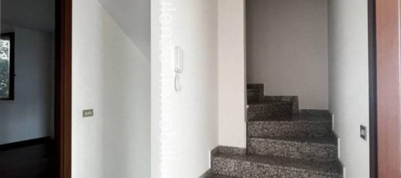 4 bedrooms Villa in Garbagnate Milanese, Italy No. 88990 18