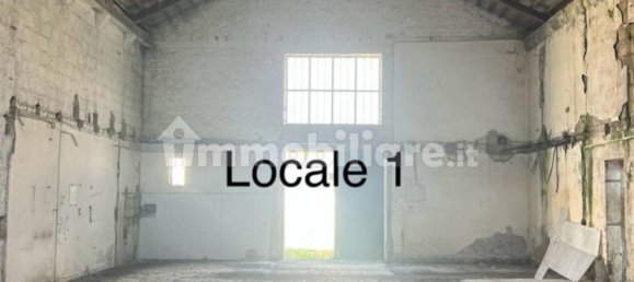 1 room Warehouse in Naples, Italy No. 377056 3