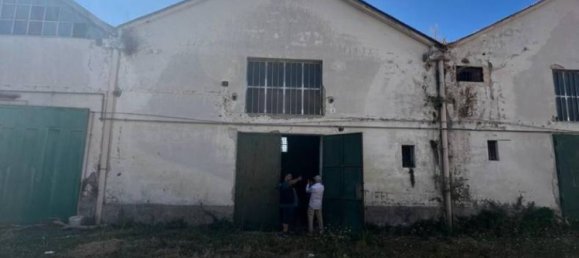 1 room Warehouse in Naples, Italy No. 377056 4