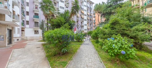 Apartamento de 2 dormitorios en Rome, Italy No. 351840 4