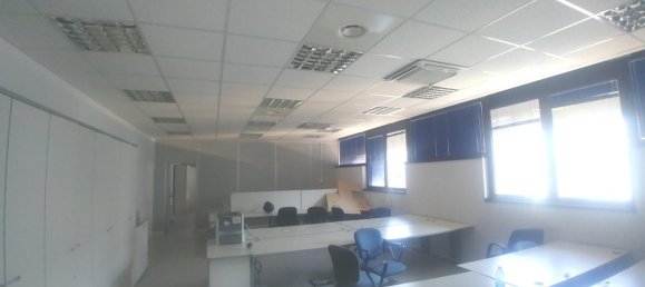 Здание с 4 комнатами в Милан, Италия № 250685 6