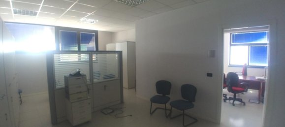 Здание с 4 комнатами в Милан, Италия № 250685 12