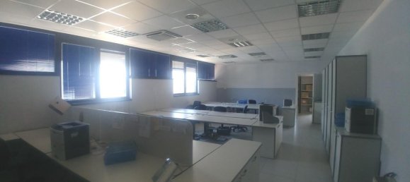 Здание с 4 комнатами в Милан, Италия № 250685 7