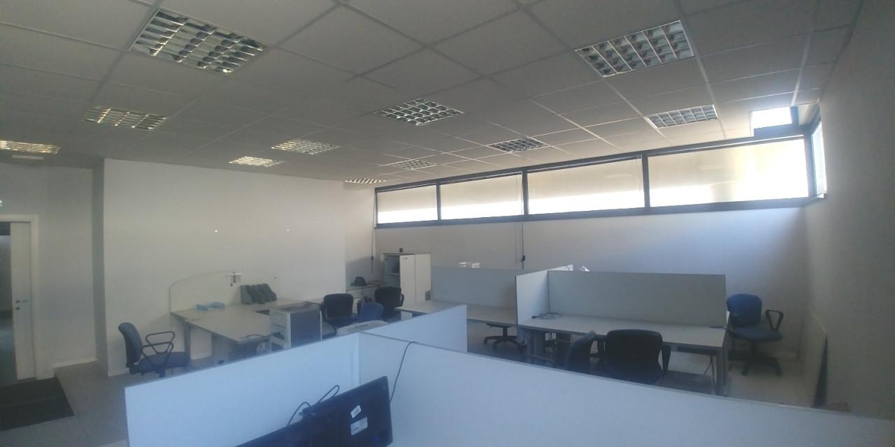 Здание с 4 комнатами в Милан, Италия № 250685