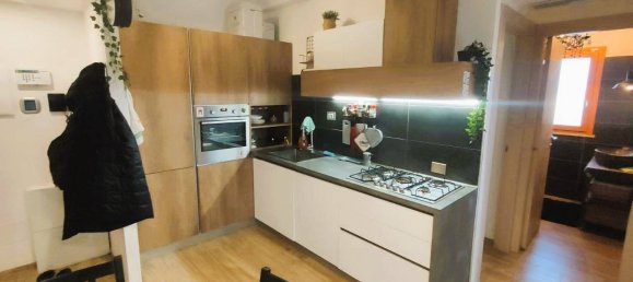 2 bedrooms Apartment in Rome, Italy No. 46251 2