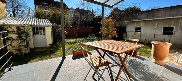 3 bedrooms House in Poissy, France No. 188382 12