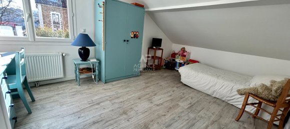 3 bedrooms House in Poissy, France No. 188382 8