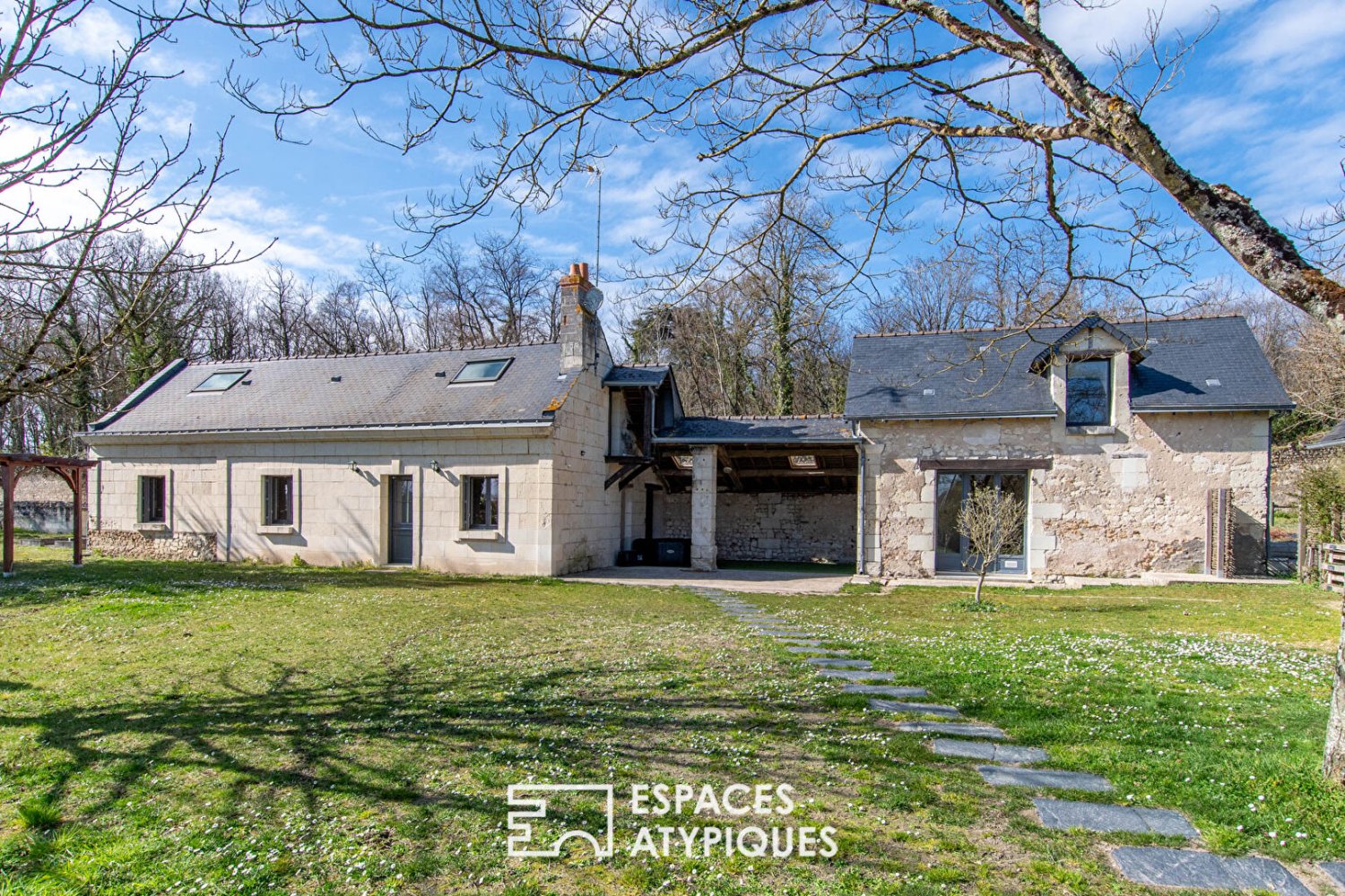 3 chambres Maison à Neuillé, France No. 98380