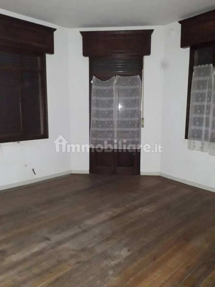 6 bedrooms Apartment in Padua, Italy No. 375972