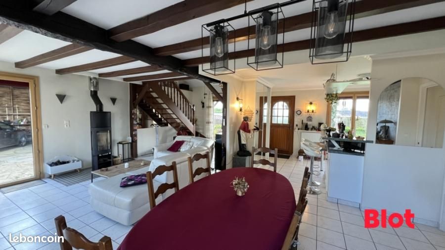 Casa de 3 dormitorios en Chasne-sur-Illet, France No. 201699