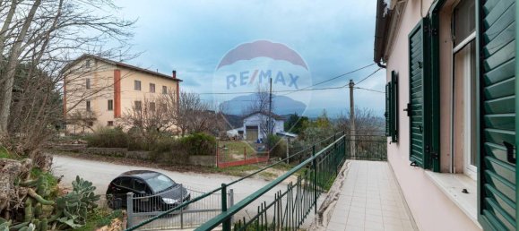 5 rooms House in Maiolati Spontini, Italy No. 11659 10