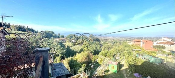 3 bedrooms House in Capannori, Italy No. 14440 2