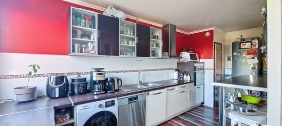 3 bedrooms Apartment in L'Ile-Saint-Denis, France No. 305952 5