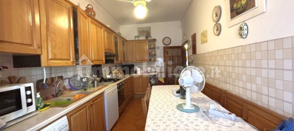 Apartamento de 3 dormitorios en Florence, Italy No. 324444 2