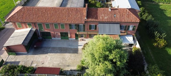 5 bedrooms House in Baldichieri d'Asti, Italy No. 348291 16