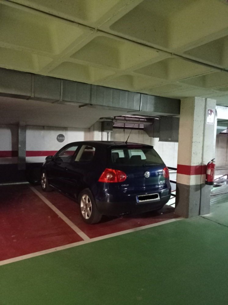  Garage in Zaragoza, Spain No. 67621