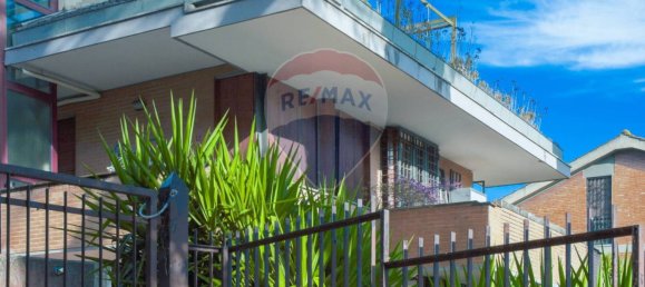 2 bedrooms Apartment in Rome, Italy No. 336983 4