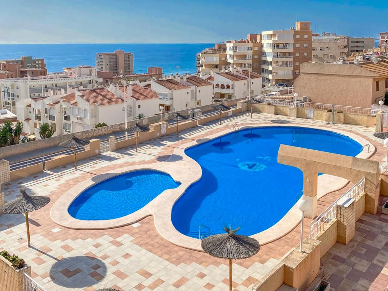 Apartamento de 2 dormitorios en Alicante, Spain No. 160392