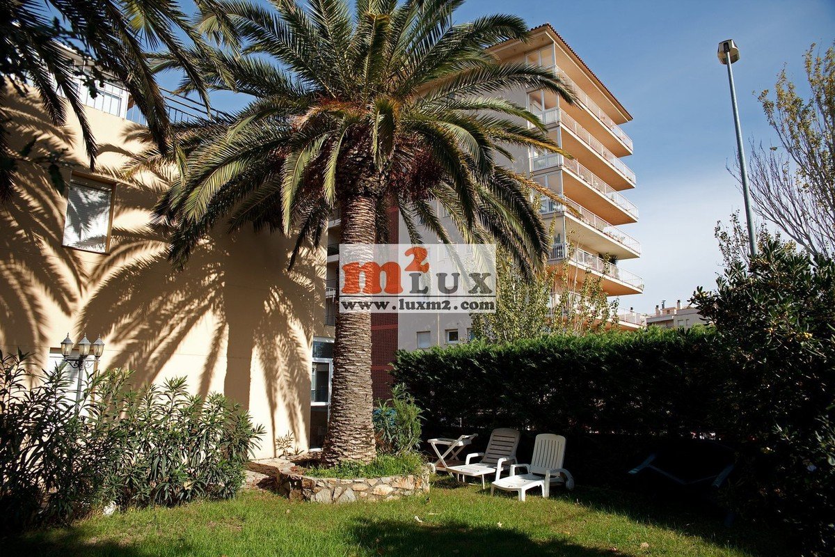 Apartamento de 3 dormitorios en Sant Feliu de Guíxols, Spain No. 13302