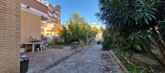 Квартира с 3 спальнями в Ладисполи, Италия № 341780 2