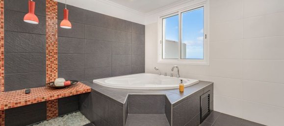 3 bedrooms House in Ribeira Brava, Portugal No. 103389 19