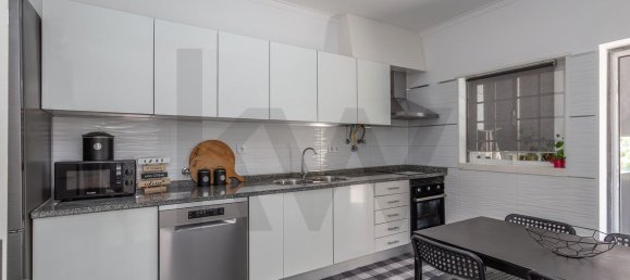 3 bedrooms Villa in Oeiras, Portugal No. 260991 2