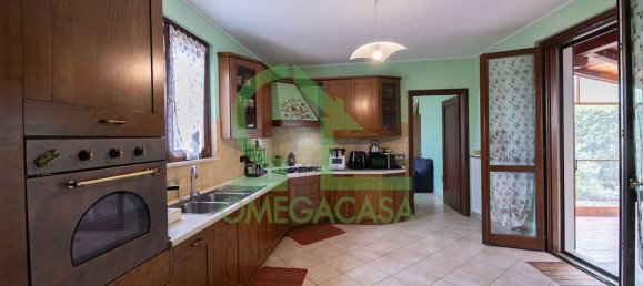 5 bedrooms House in Casalpusterlengo, Italy No. 361191 6