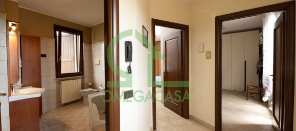 5 bedrooms House in Casalpusterlengo, Italy No. 361191 12