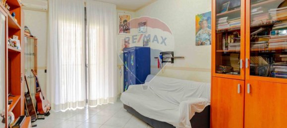 3 Schlafzimmer Wohnung in Bari, Italy, Nr. 221917 6