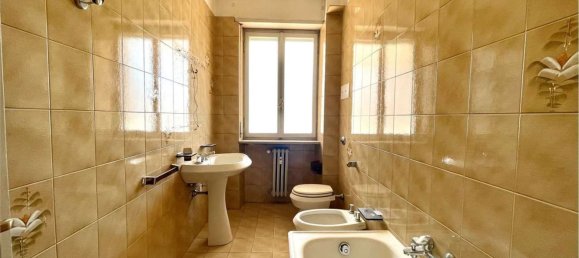 3 bedrooms Apartment in Verona, Italy No. 341095 10