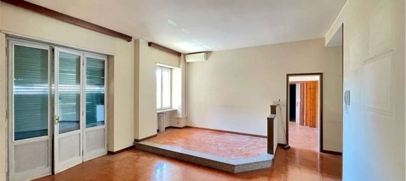 3 bedrooms Apartment in Verona, Italy No. 341095 3