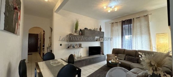 3 rooms Apartment in Novara, Italy No. 12381 6