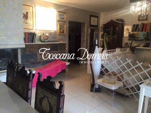 5 rooms Apartment in Siena, Italy No. 33082