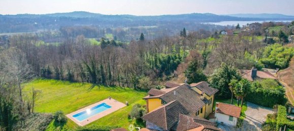 5 bedrooms Villa in Varese, Italy No. 68058 9