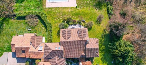 5 bedrooms Villa in Varese, Italy No. 68058 7