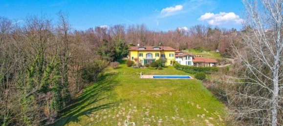 5 bedrooms Villa in Varese, Italy No. 68058 10