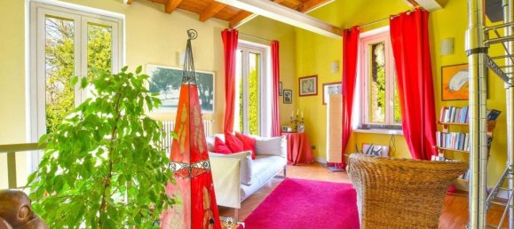 5 bedrooms Villa in Varese, Italy No. 68058 13