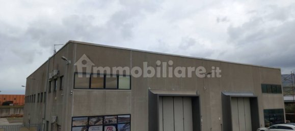 2 rooms Warehouse in Rende, Italy No. 161663 2