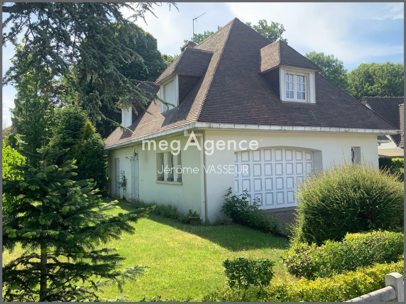 4 bedrooms House in Saint-Leonard, France No. 222275