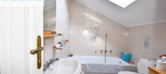 3 bedrooms House in Camaiore, Italy No. 87956 16