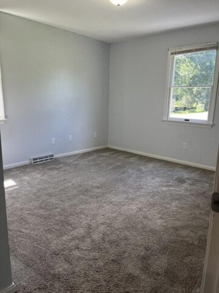 3 bedrooms House in Southwick, USA No. 404939