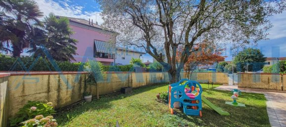 5 rooms Apartment in Casier, Italy No. 263899 44