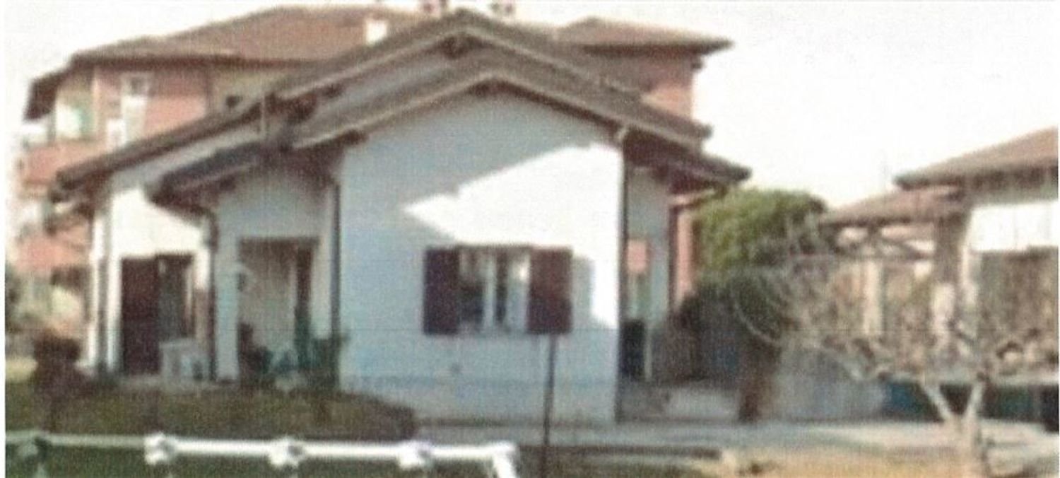 2 rooms Villa in Turate, Italy No. 309528