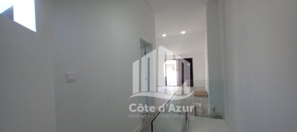 3 Schlafzimmer Doppelhaus in Costa da Caparica, Portugal, Nr. 30468 4